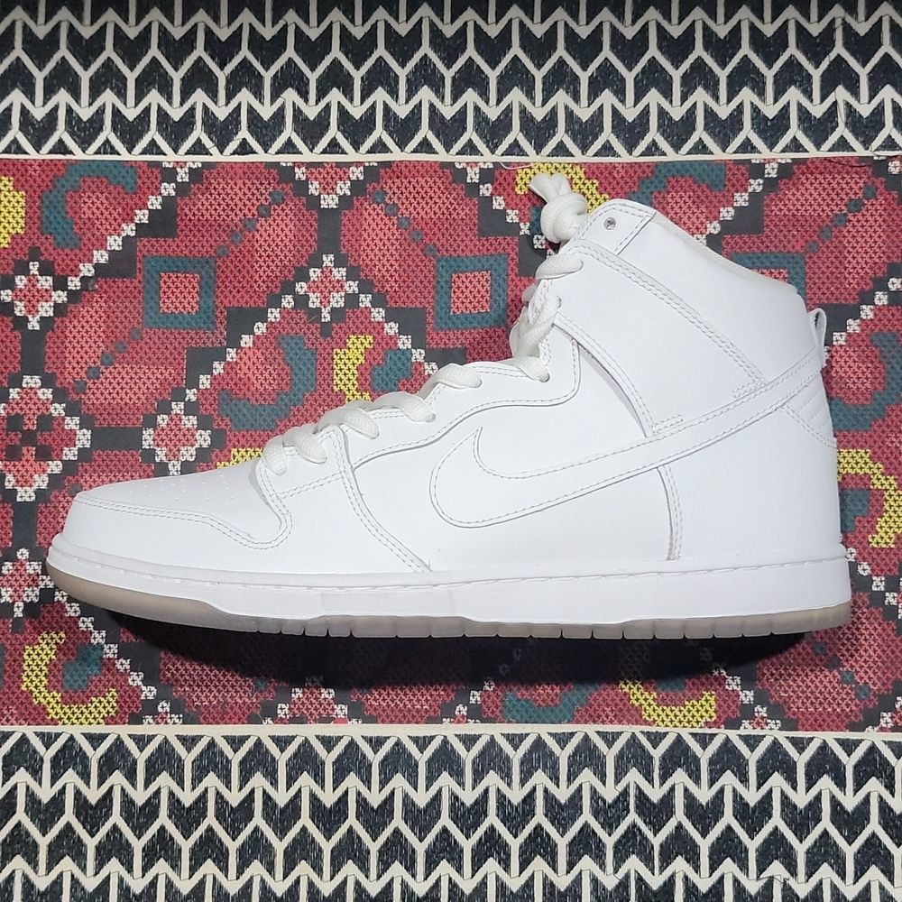Nike SB White Dunk High Pro